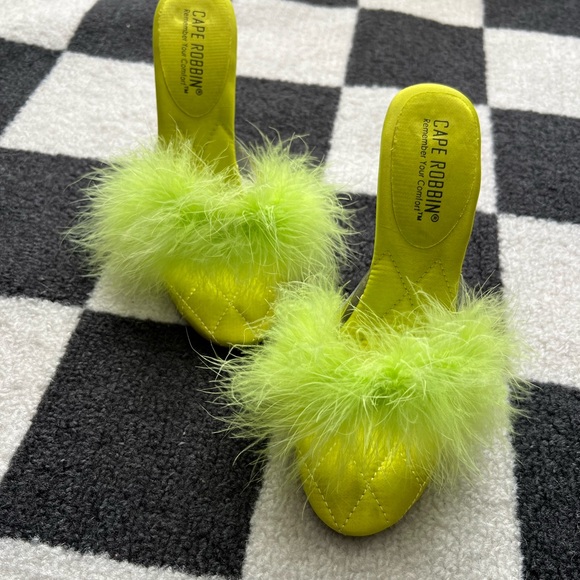 SOLD ON DEPOP Vintage Boudoir Style Feather Heels - Picture 4 of 8